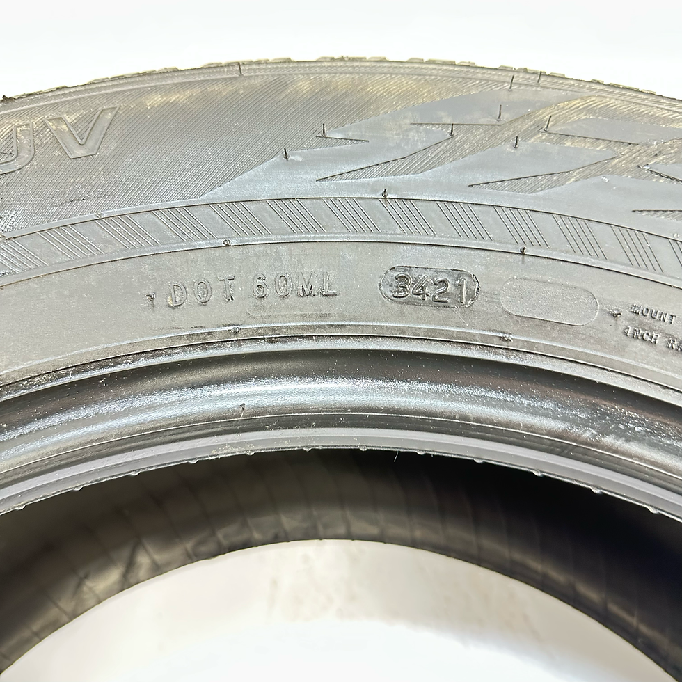 Miniaturbild: 2x 235/60 R18 107R nokian TYRES DOT2021 Profil 9 mm Hakkapeliitta R3 SUV