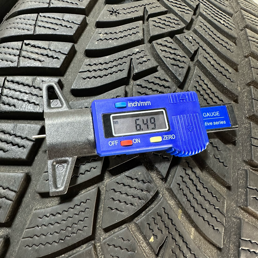 Miniaturbild: 2x 255/45 R20 105T GOODYEAR DOT2022 Profil 6,49-6,17 mm UltraGrip Performance+