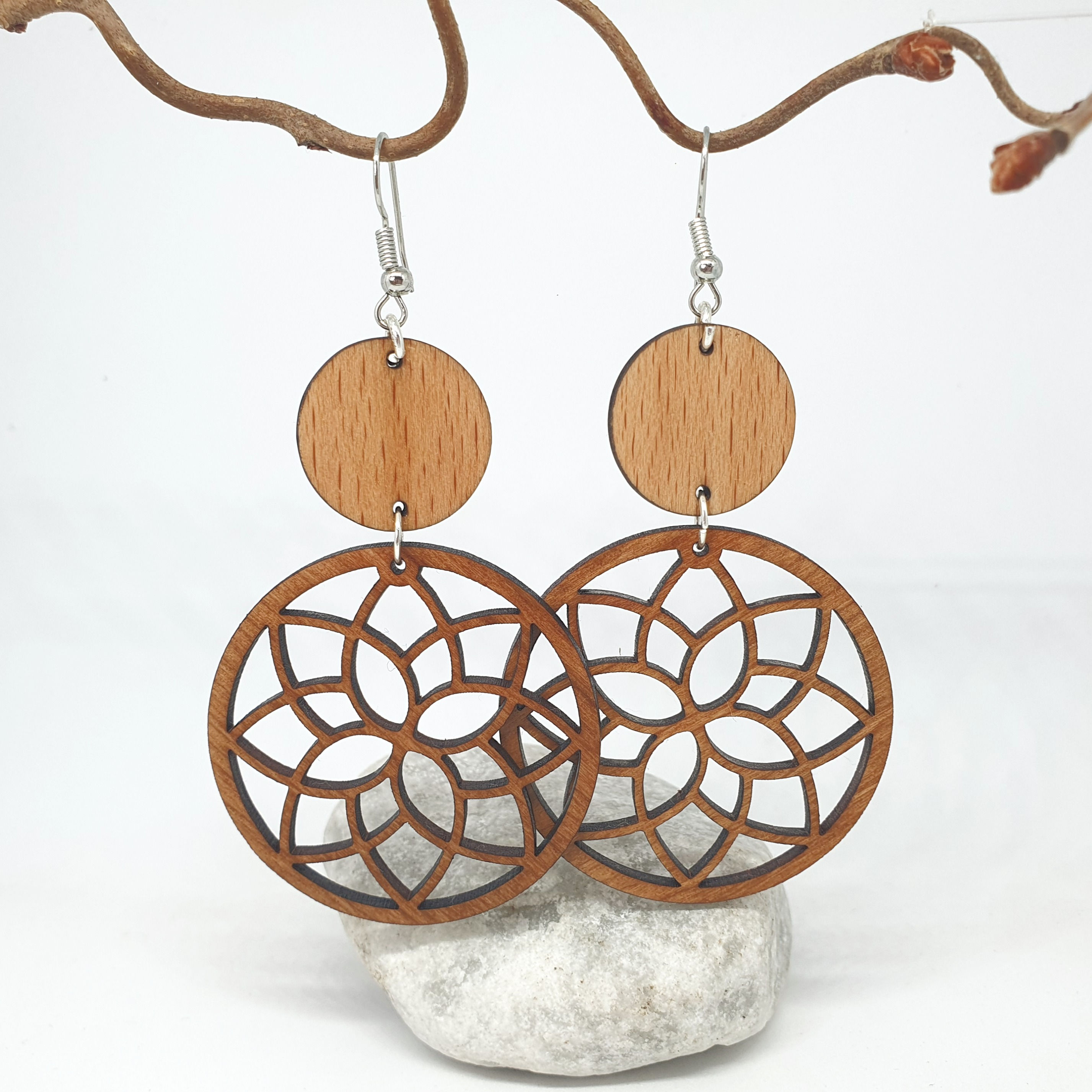 Fleurs, boucles d'oreilles 2 essences : hêtre et cerisier