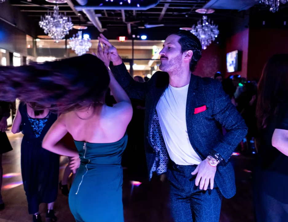 DANCE WITH ME: NOCHE LATINA