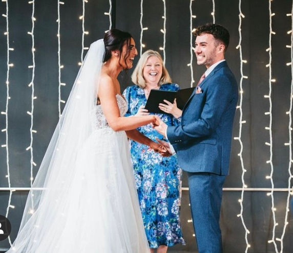 Lorraine Hull, Happy Liverpool Celebrant Wedding