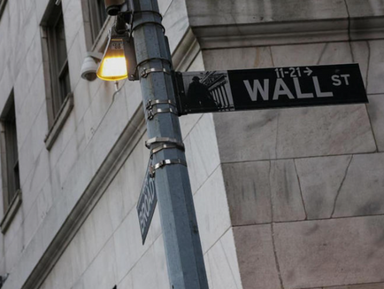 Stock Market Teeters Amid Trade War and Recession Fears