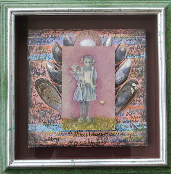 De fiesta con conchita, collage y ensamblaje, 45x45 cm