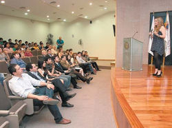 conferencia ARTE HOY en UANL inaugura se