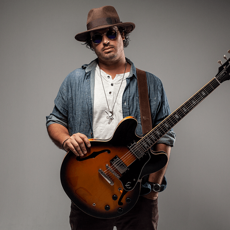 Vicious Rooster: "El desarraigo termina convirtiéndose en una identidad"