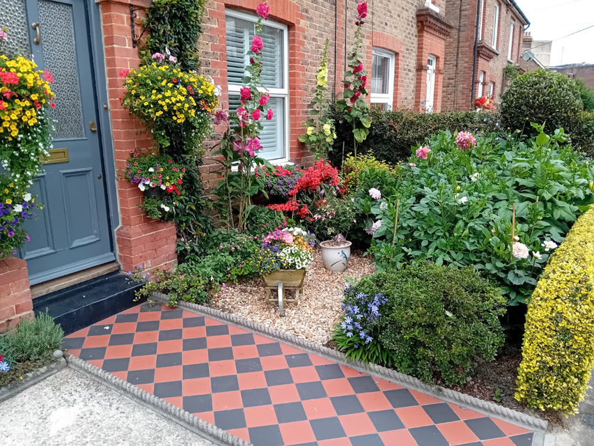 Best Kept Front Garden - 2nd Place