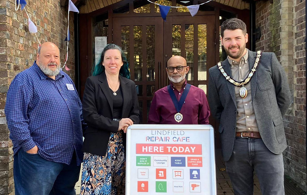 Mayor and Deputy Mayor Celebrate 4 Years of the Lindfield Repair Café
