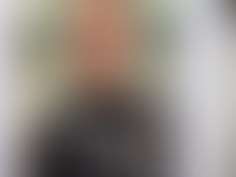 Російський журналіст у суді навколішки попросив вибачення в українців. Його засудили до семи років