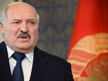 Лукашенко дозволив військовим застосовувати зброю проти громадян