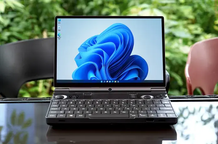 World's Most Portable Gaming PC GPD WIN Max 2 7840U 64GB RAM