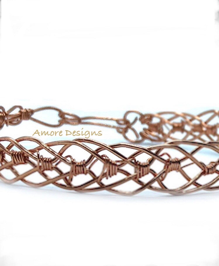 サムネイル： Copper Wire Weaved Bracelet Handmade close up picture