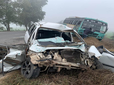 Overtake ਦੇ ਚੱਕਰ 'ਚ ਹੋਇਆ ਭਿਆਨਕ ਹਾਦਸਾ, ਬੱਸ ਨਾਲ ਟਕਰਾਈ ਕਾਰ ਦੇ ਉੱਡੇ ਪਰਖੱਚੇ; ਔਰਤ ਦੀ ਮੌ+ਤ