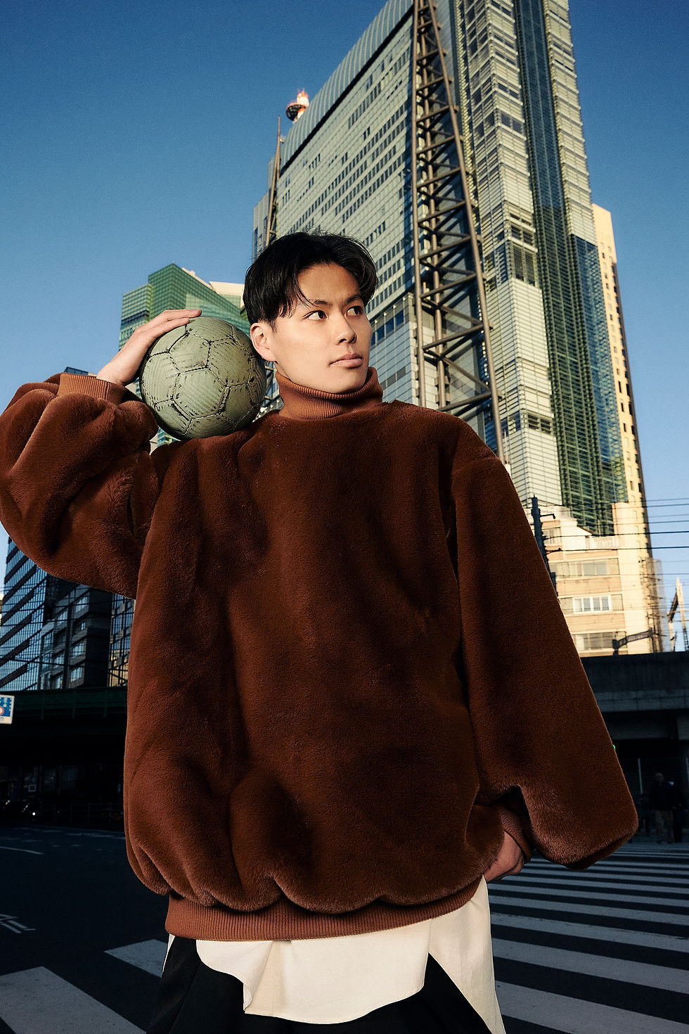 縮圖：Eco-friendly Fur Sweater