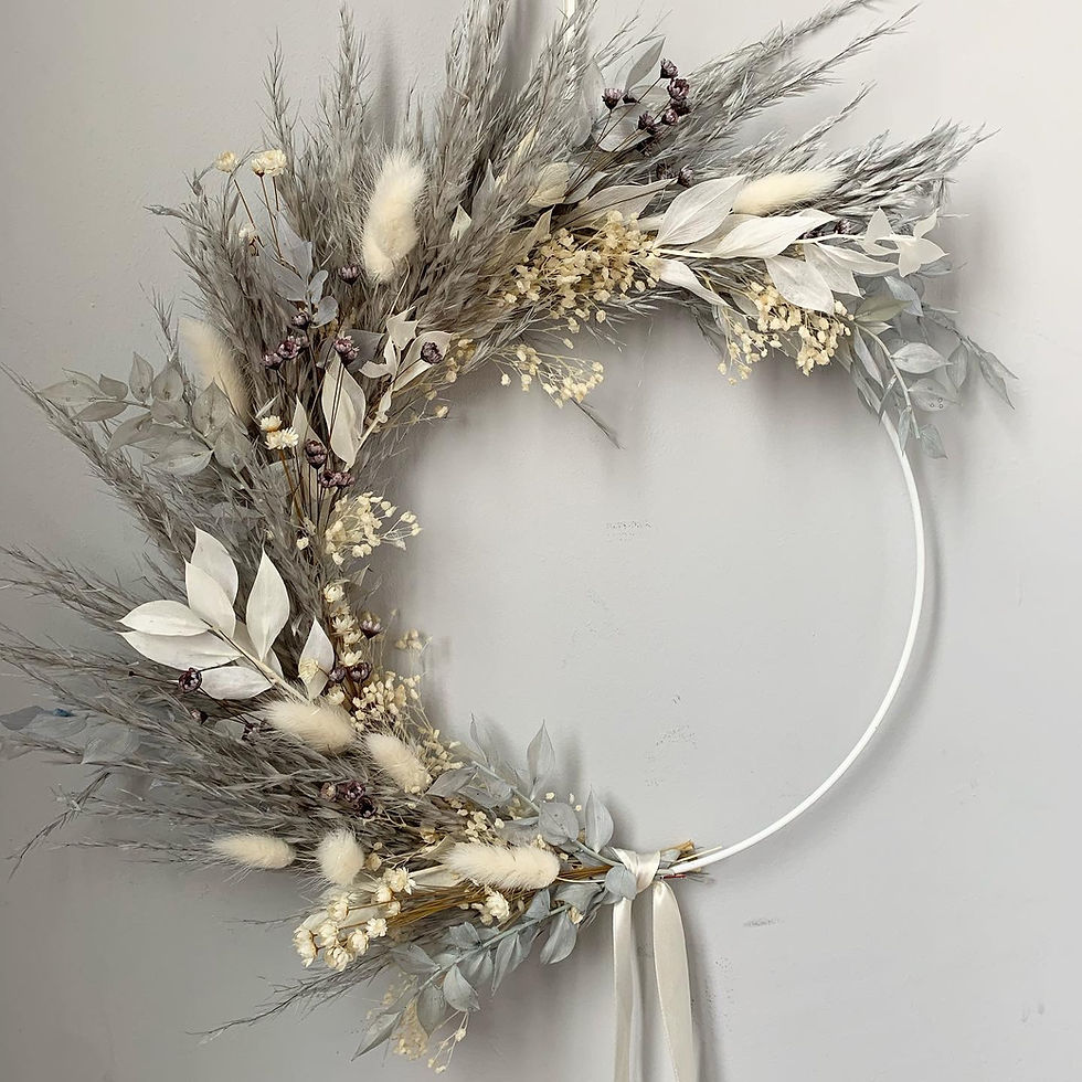 Thumbnail: Grey and white dried flower wreath 25-35cm