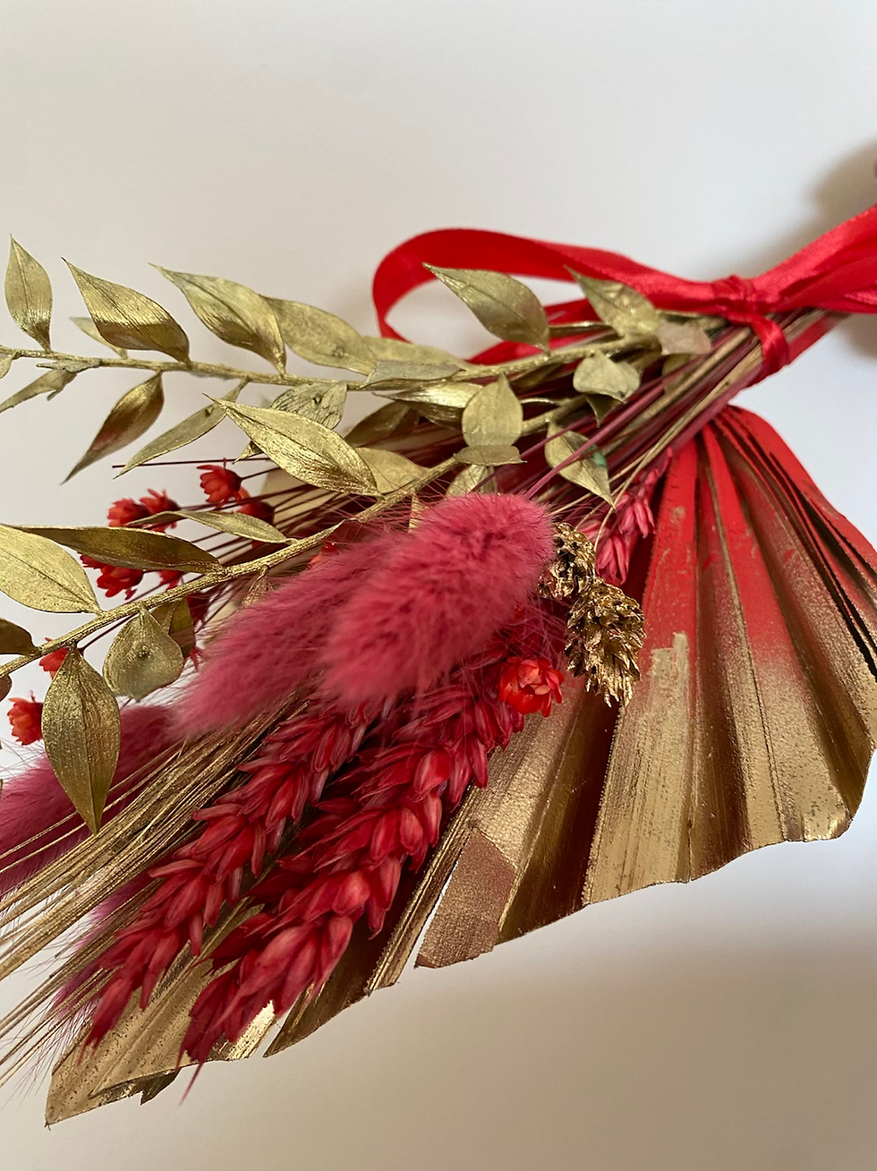 Thumbnail: Ruby red and gold 