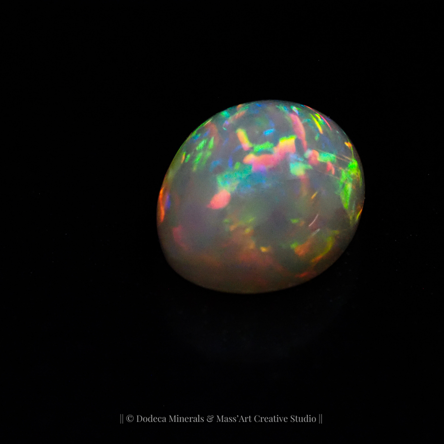 Opale Ethiopienne 11.89cts - Dodeca Minerals Switzerland 