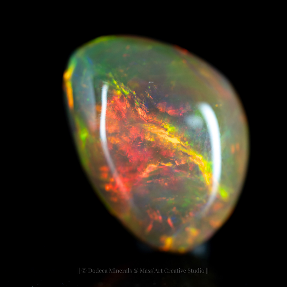 Opale Ethiopienne 13.49cts - Dodeca Minerals Switzerland 