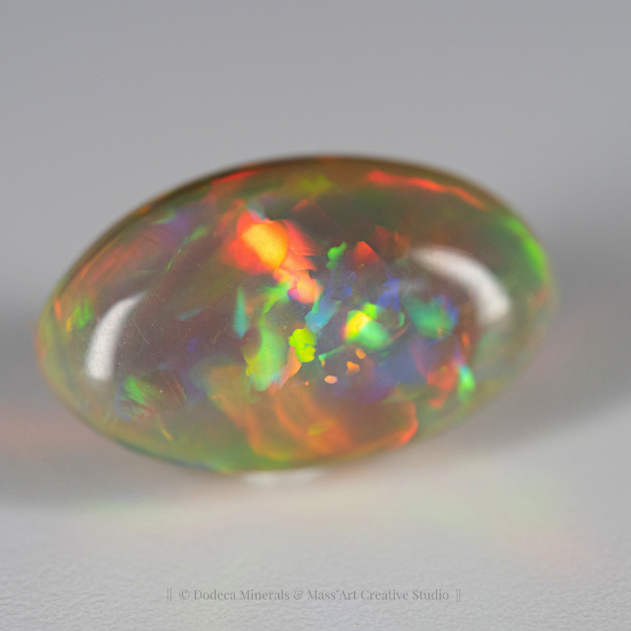 Opale Ethiopienne 9.55cts - Dodeca Minerals Switzerland