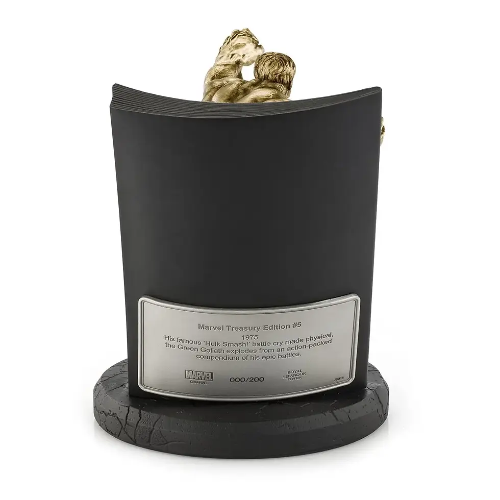 Thumbnail: Limited Edition Gilt Hulk Marvel Treasury Edition #5 0179018E