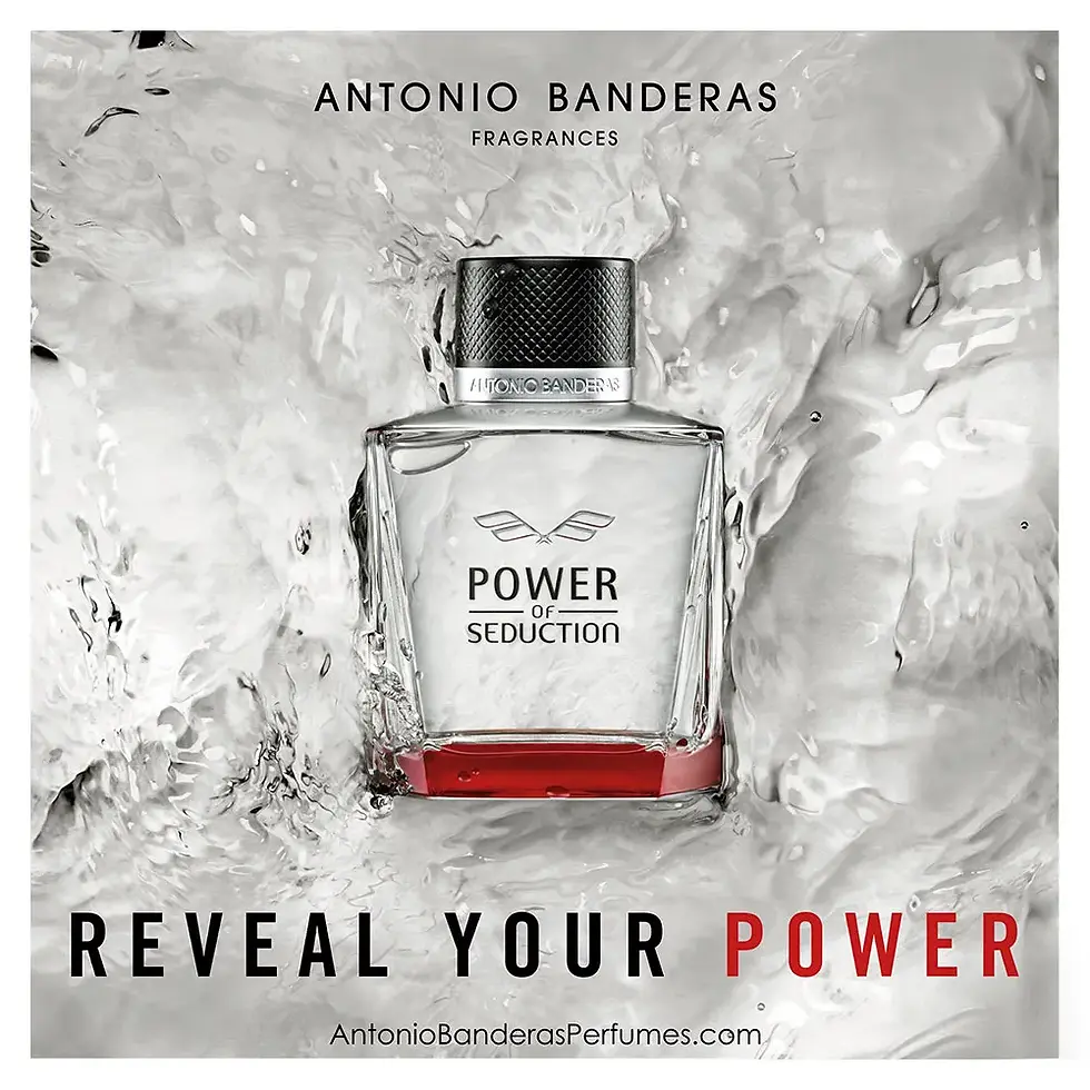Miniatura: Frasco do perfume Power of seduction sobre as aguas