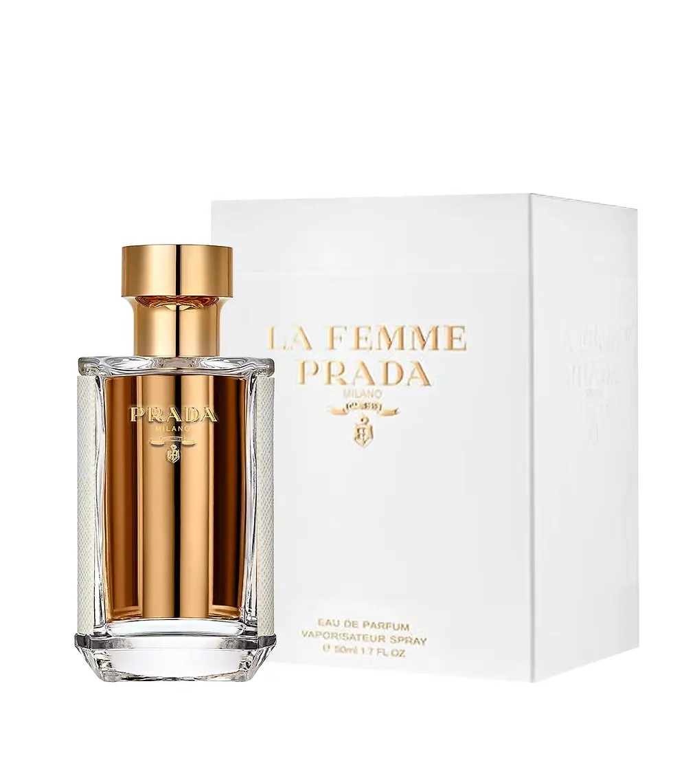 Miniatura: Frasco dourado e luxuoso e caixa em tom branco com letras douradas do Perfume Prada La Femme Feminino 50ml vendido por dayclo