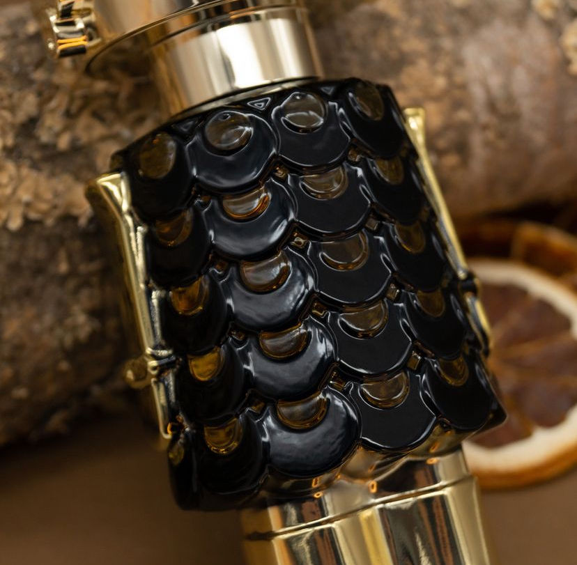 Miniatura: detalhes do corpo do perfume feminino Fame Parfum de Paco Rabanne
