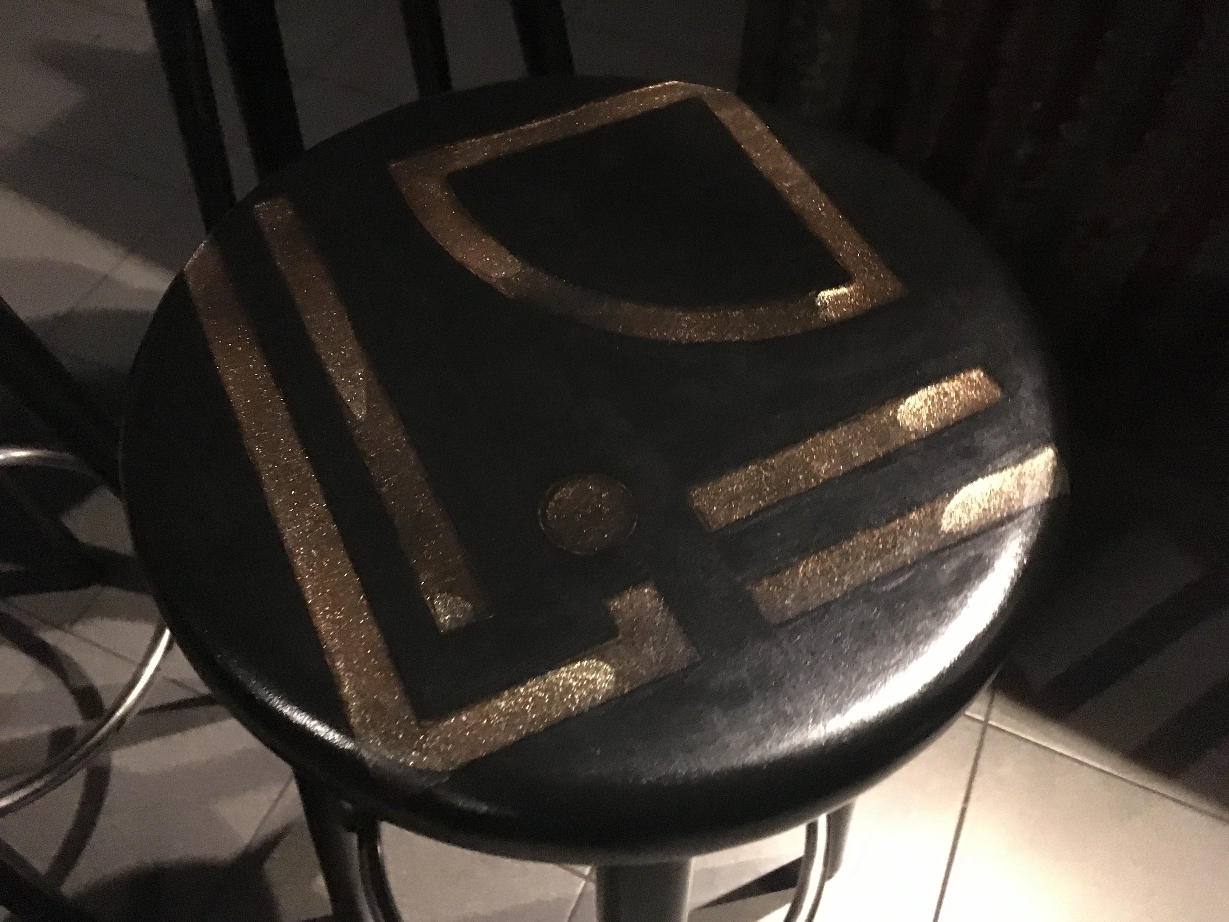 Upcycled barkruk "Frost"