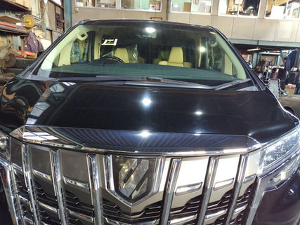 アルファードガラスリペアのご紹介