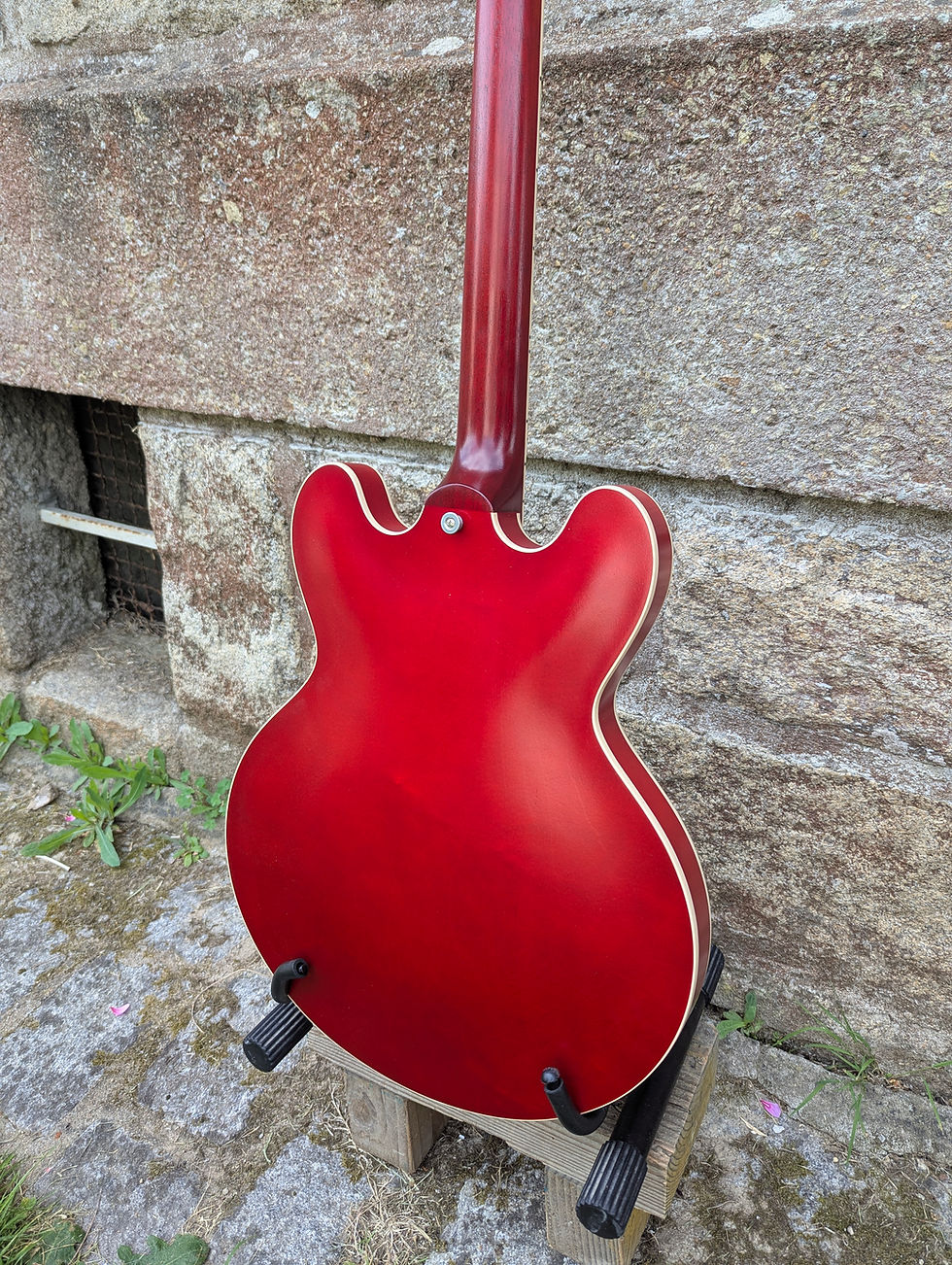 Miniature : Gibson ES-335 Satin Cherry 2022 — état comme neuf