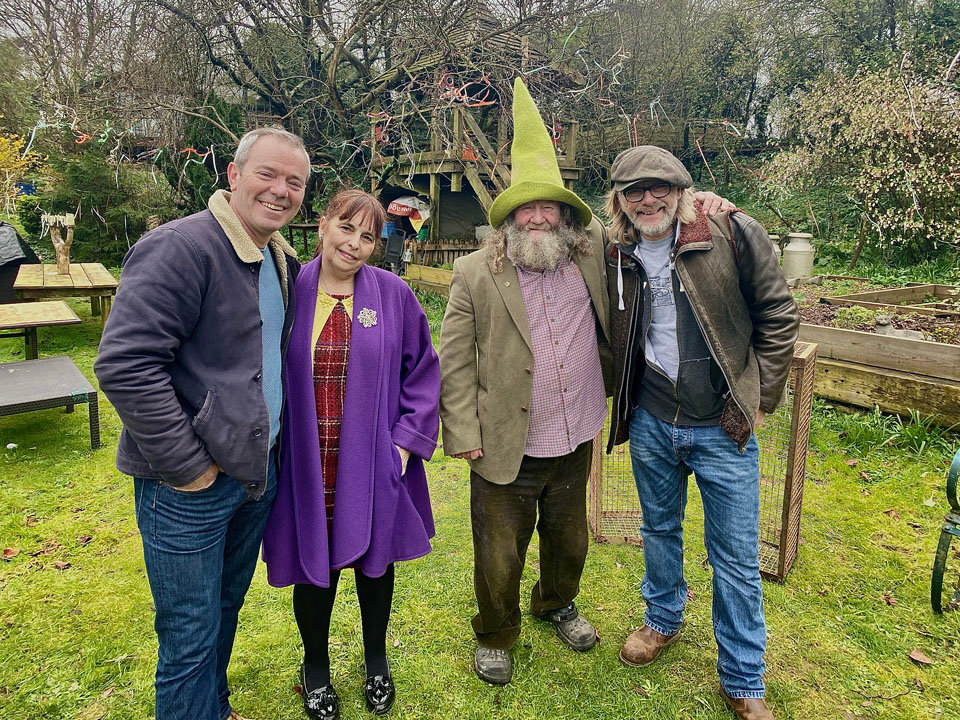 Find It Fix It Flog It Series 5 starts June 2022 - Cast Of Find It Fix It Flog It