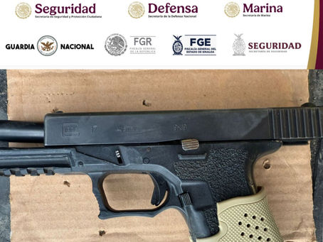 Grupo Interinstitucional asegura un arma de fuego abandonada en una acera en Barrancos, Culiacán