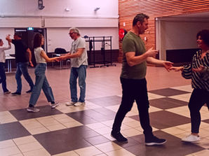 Comment se déroule un premier cours de West Coast Swing ?