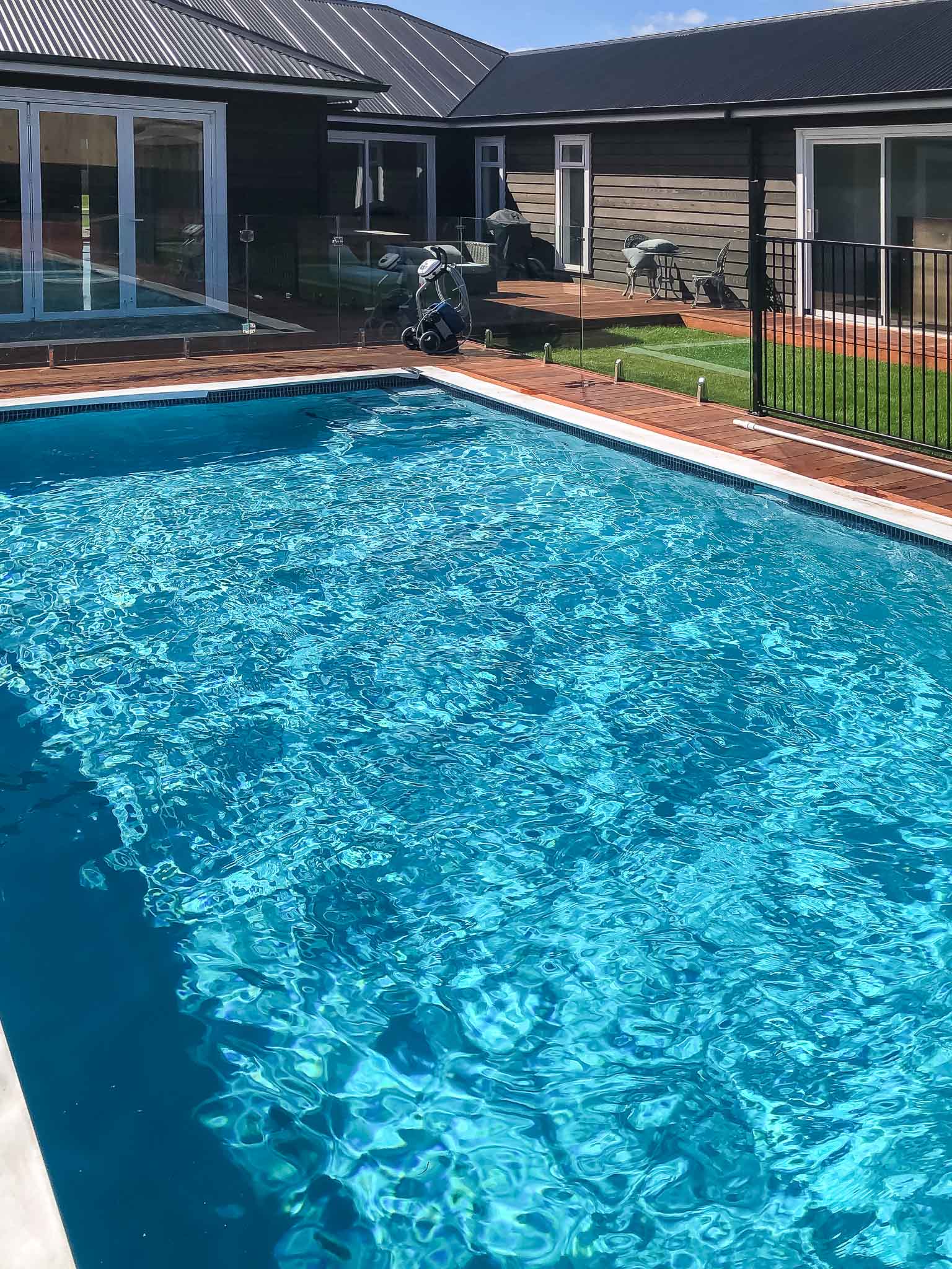 8x4m concrete pool by Mobius Pools