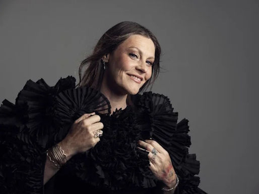 Eski Nightwish Solisti Floor Jansen, Yakında Çıkacak “Hytress” Albümünden “Everything Is Moving On” Adlı Yeni Solo Teklisini Yayınladı
