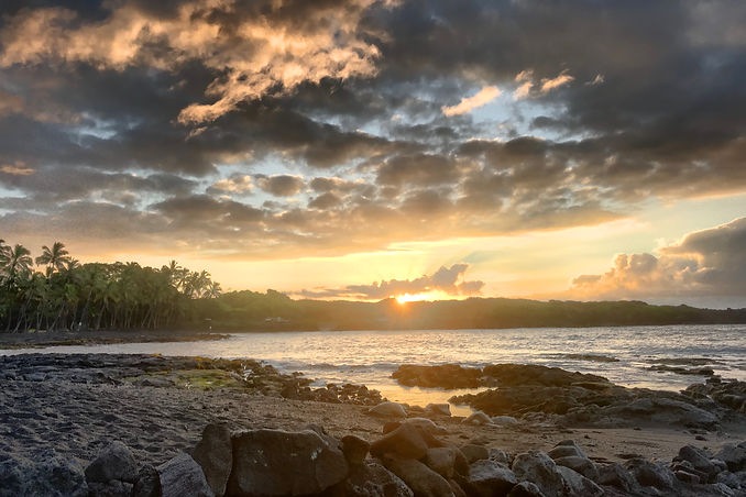 mopua sunset over ocean.jpeg