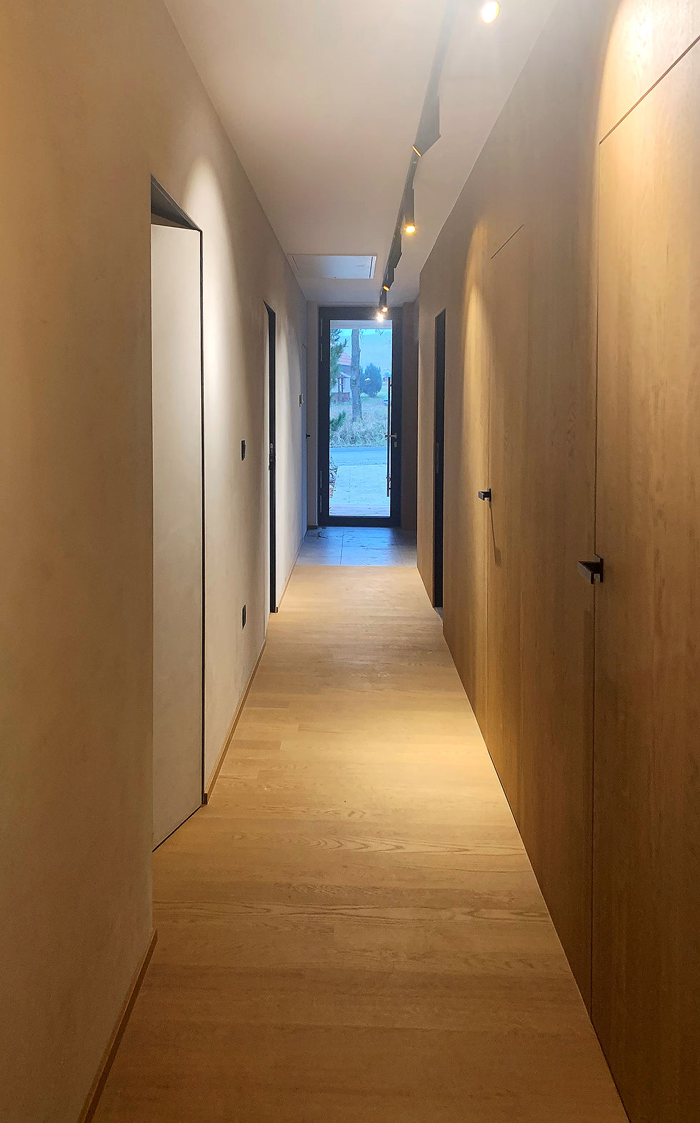 Entrance - view from central spyce