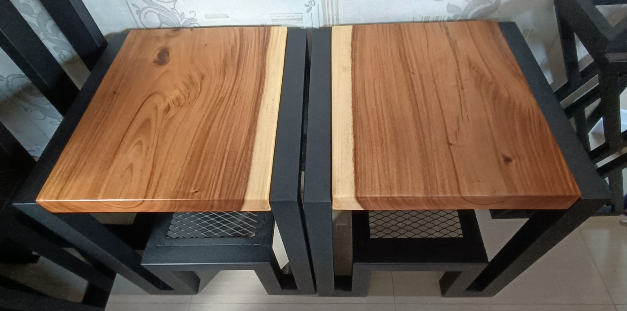 NO.19 NEW INDUSTRIAL IRON AND ACACIA HARDWOOD SIDE TABLE