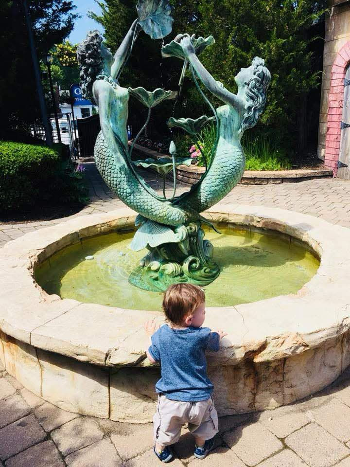 Visiting the Long Island Aquarium in Riverhead, NY.