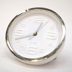 Reloj plateado 2.jpeg