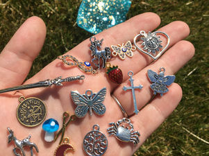 Charm Scoops