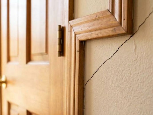 when are foundation cracks serious