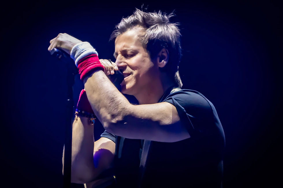 Raine Maida, alongside bandmates Duncan Coutts, Steve Mazur and Jason Pierce, put on a memorable show in Saskatoon this past Thursday, February 27th.