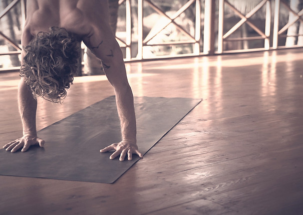 Issac-handstand+2_edited_edited.jpg