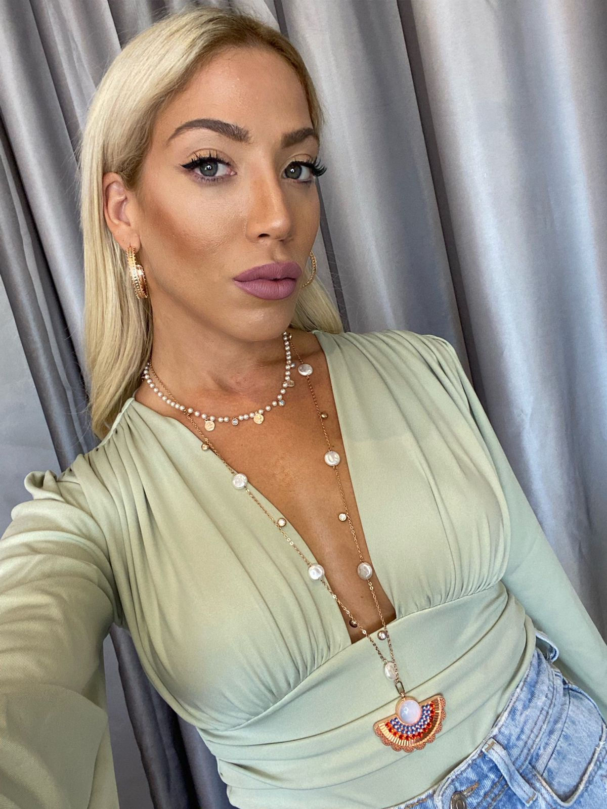 Ventalias long necklace