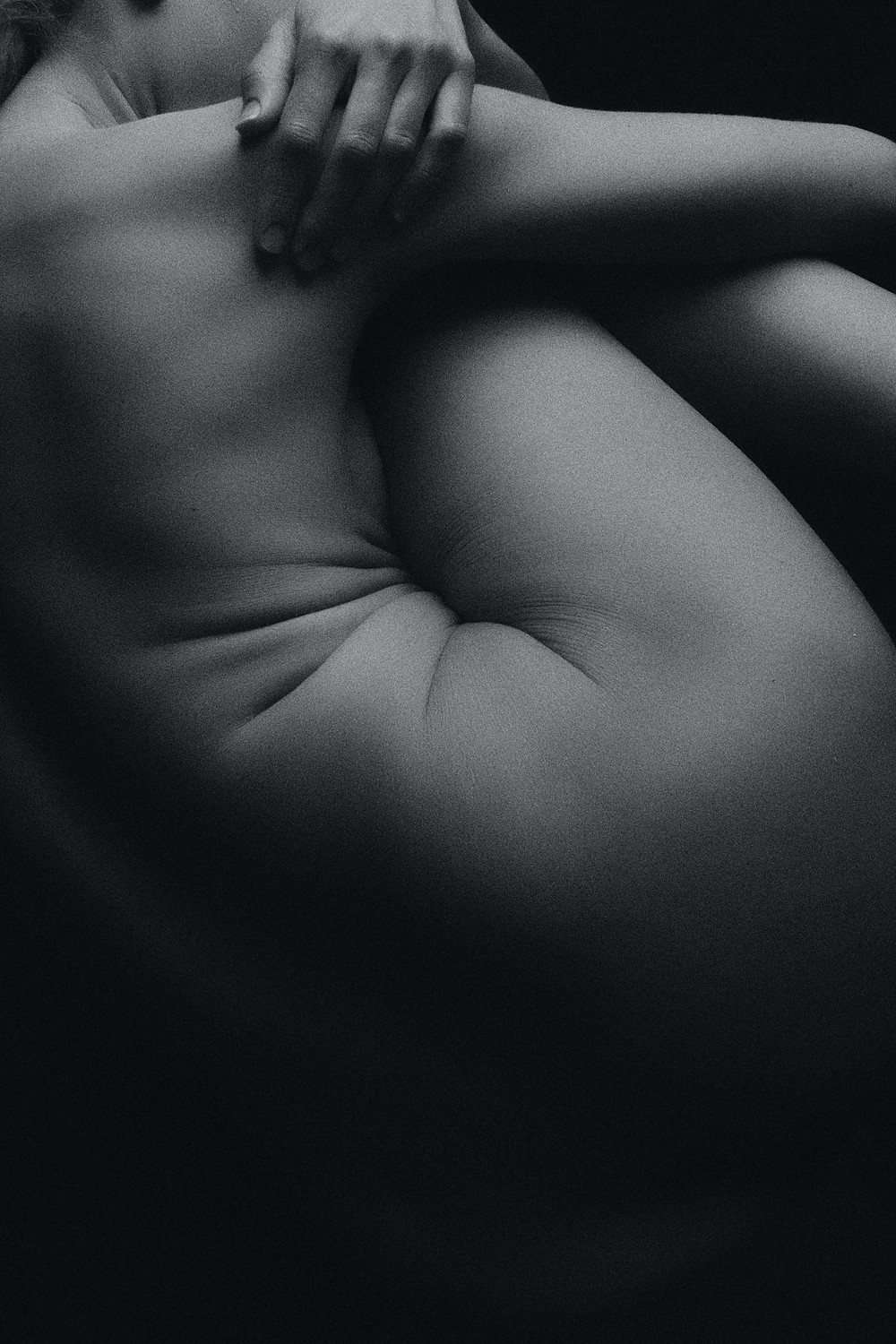 Schwarz-Weiß Bild Frauenkörper