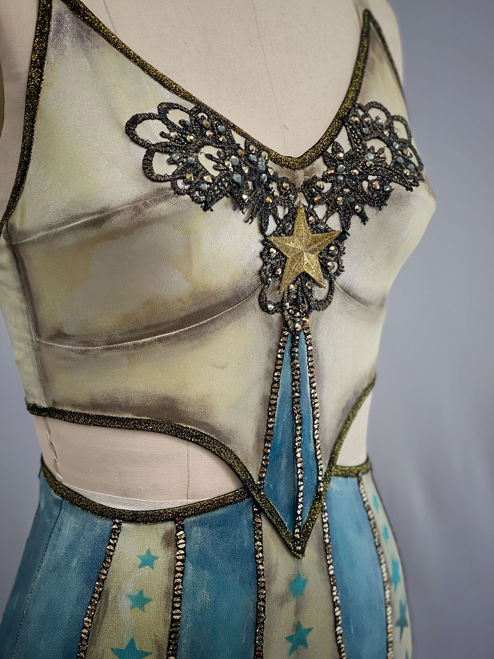 Thumbnail: "Ragtag Circus"teal