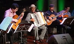 Junior Bier com Orquestra à Base de Corda e Dominguinhos