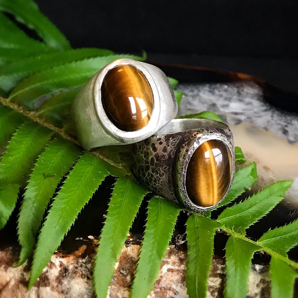 Thumbnail: Large Signet Ring | Tiger's Eye | Snakeskin Finish | Size 10.25