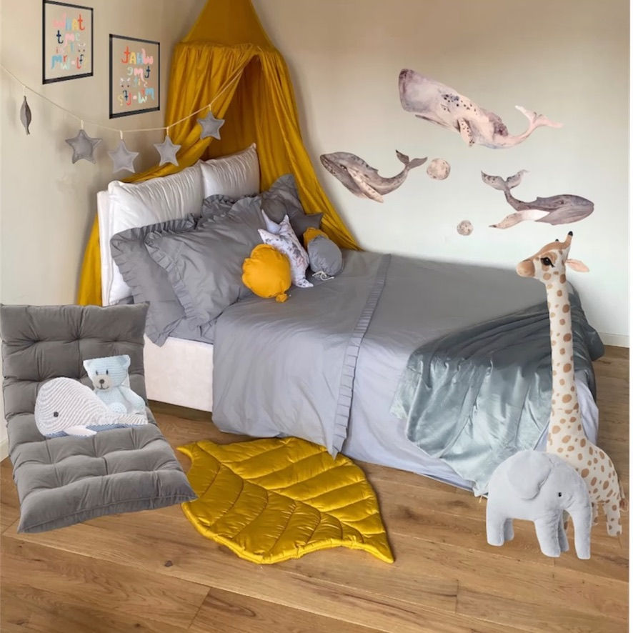 Thumbnail: IL baldachino accogliente per letto, culla, zona giochi dei bambiniin satèn ocra