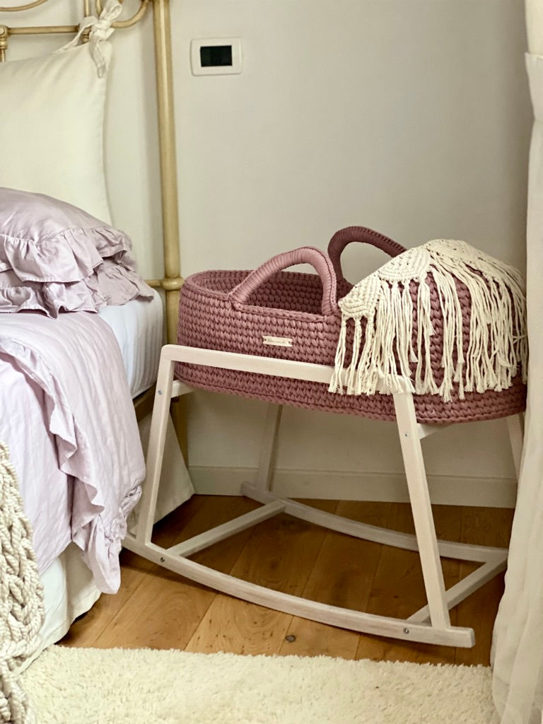 Thumbnail: Culla per neonato con decorazione macramè con cappuccio , boho, lettino neonato